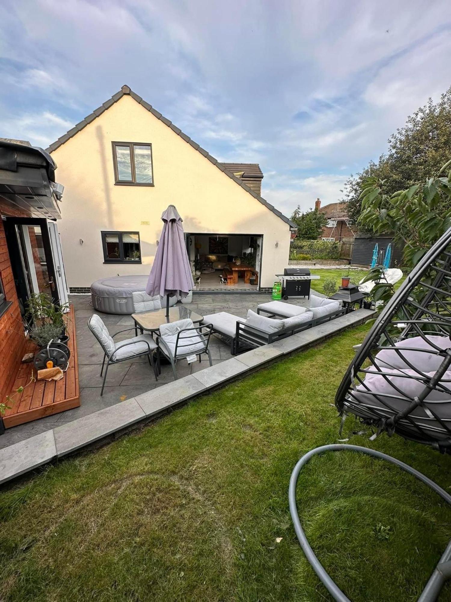 Modern Harrogate House Sleeps 10, Cinema Room & Hot Tub Kültér fotó